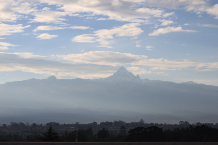 2 Mount Kenia ist nur Morgends erkennbar