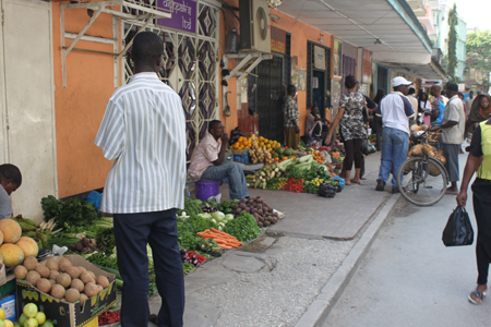19 Wir brauchen hier in Dar es Salaam kein Ladenlokal