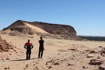 Die Steine für den Bau wurden von diesem Berg geholt