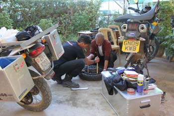 A1 Am nächsten Morgen Schlauchreparatur von vorne