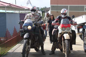 Dänu und Thömu sind auf dem Srung Richtung Sudan