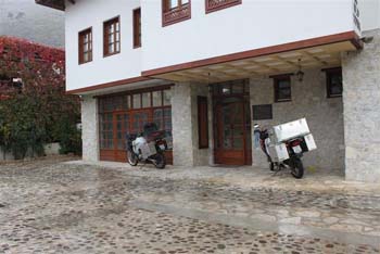 Es regnet aber trotzdem wollen wir packen und weiter